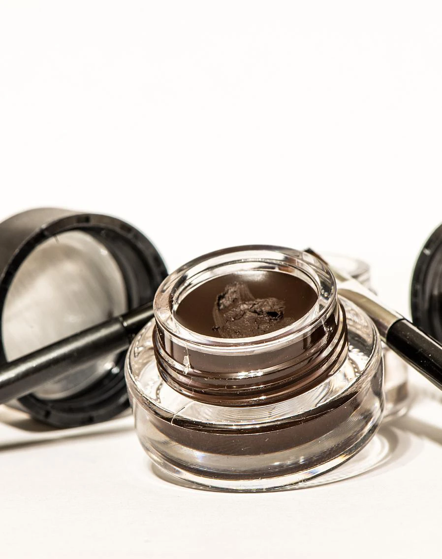 Brow Mascara · Matte Finish